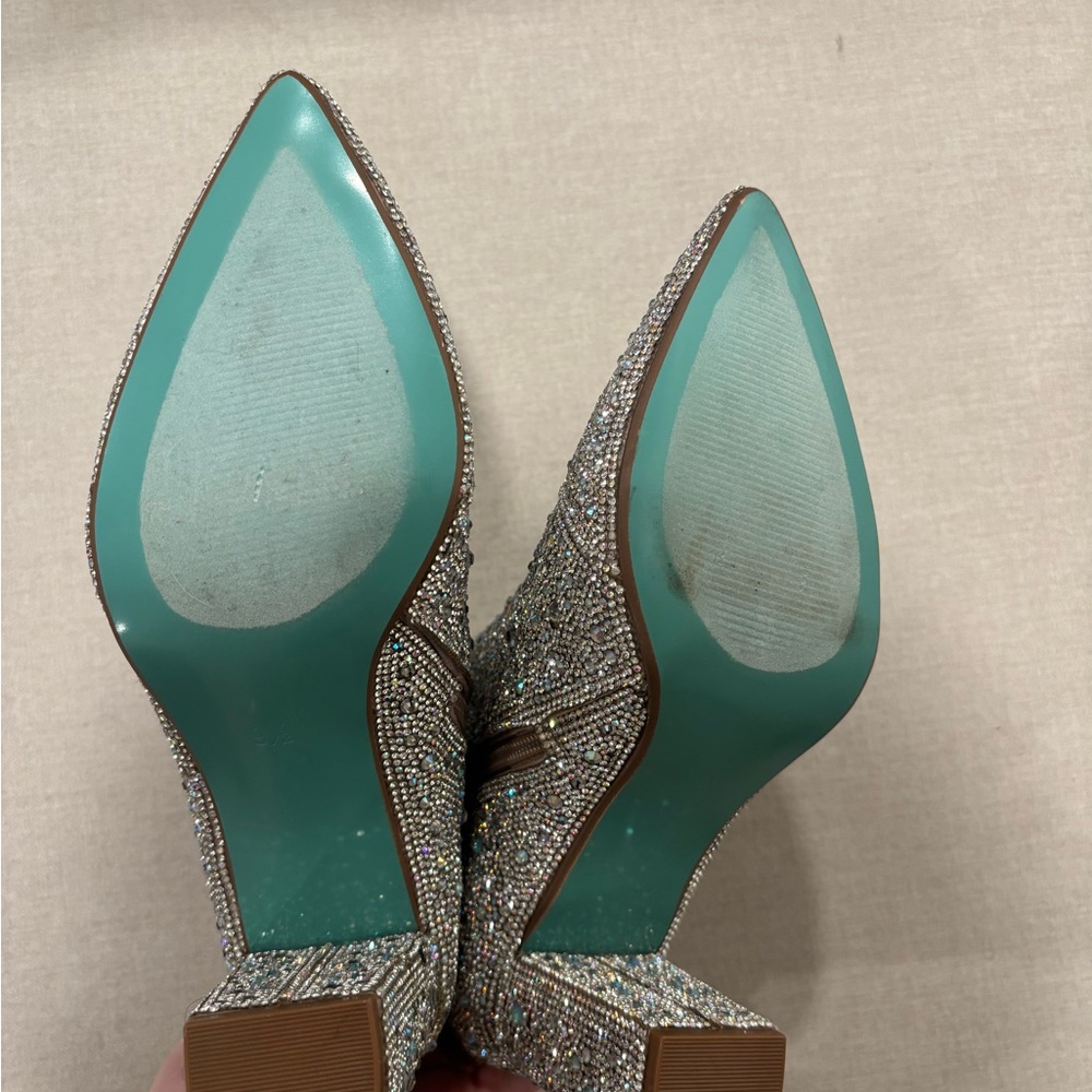 READ DESCRIPTION! BetseyJohnson Silver Sparkle Booties - Picture 3 of 6